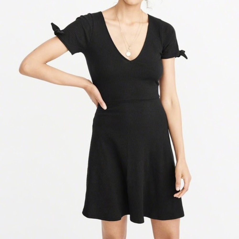 A&F Ribbed Tie Sleeve Skaker Dress